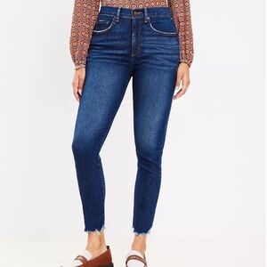 LOFT Curvy Chewed Hem High Rise Skinny Jeans – Dark Vintage Wash – Size 25